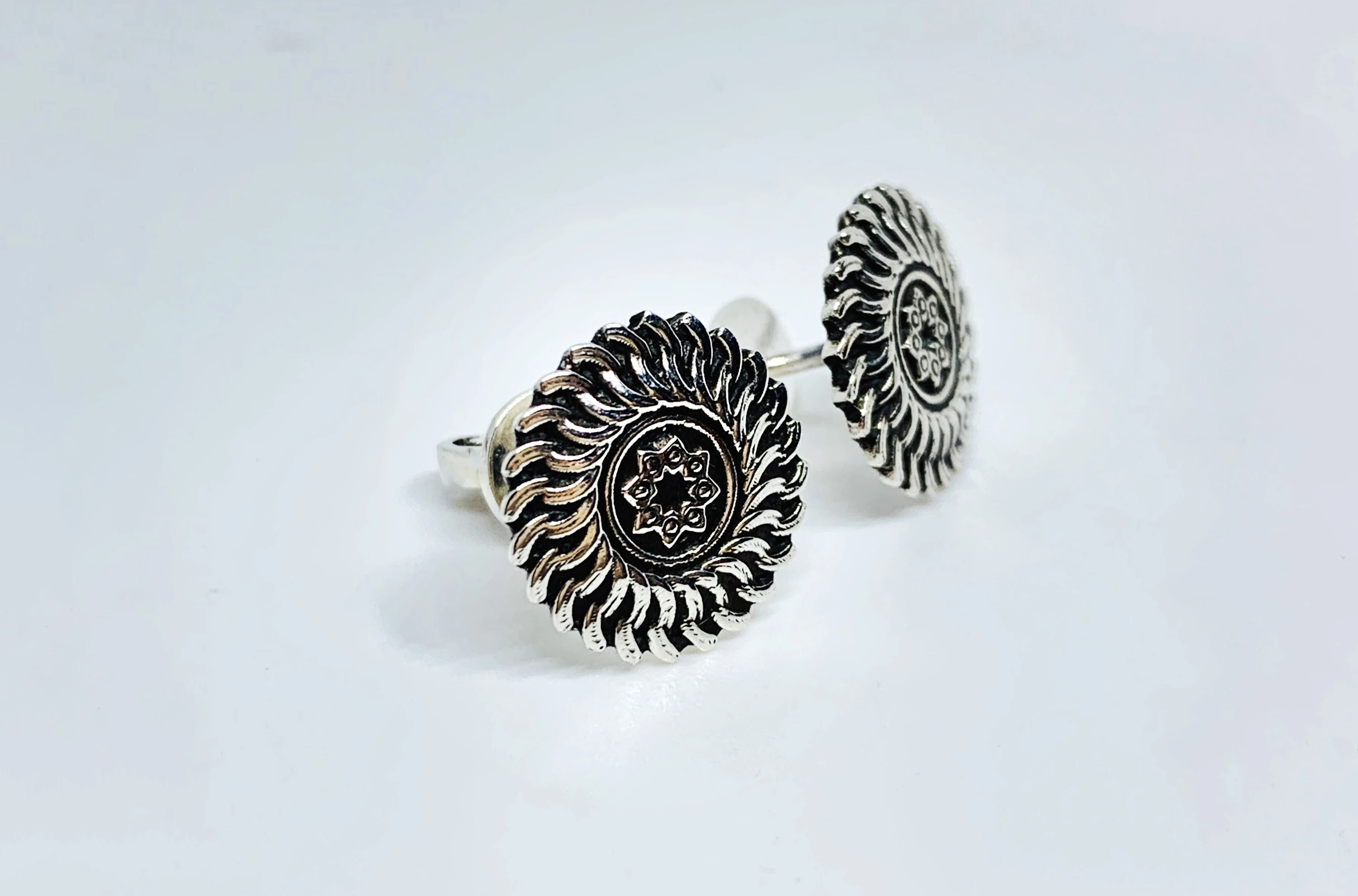 Puset Earring "Tha Sun" thumbnail