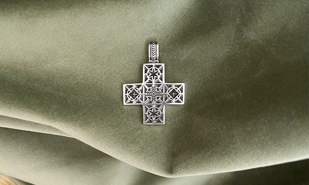 Equal-Armed Cross for Man "Gatanaxsh" thumbnail